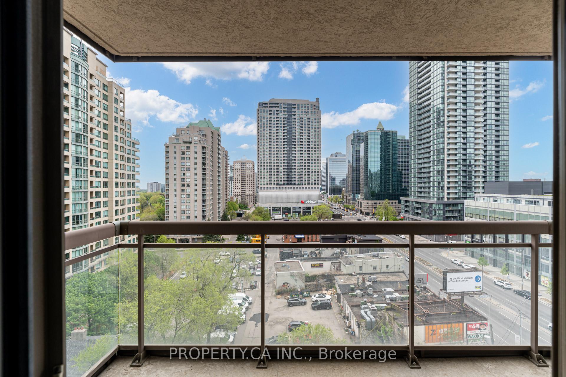 2 Bedrooms Condo at 18 Parkview, Toronto For sale
