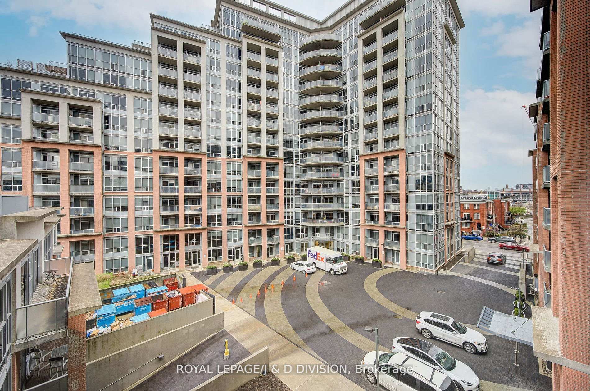 3 Bedrooms Condo at 1005 King, Toronto For sale