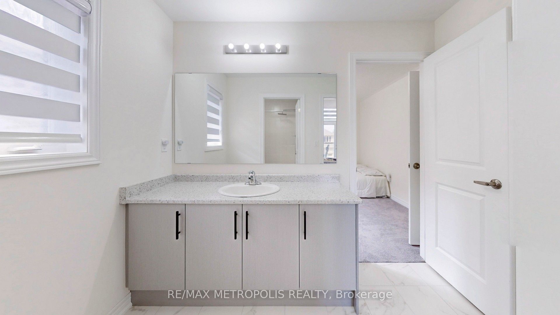 1315 Davis Loop