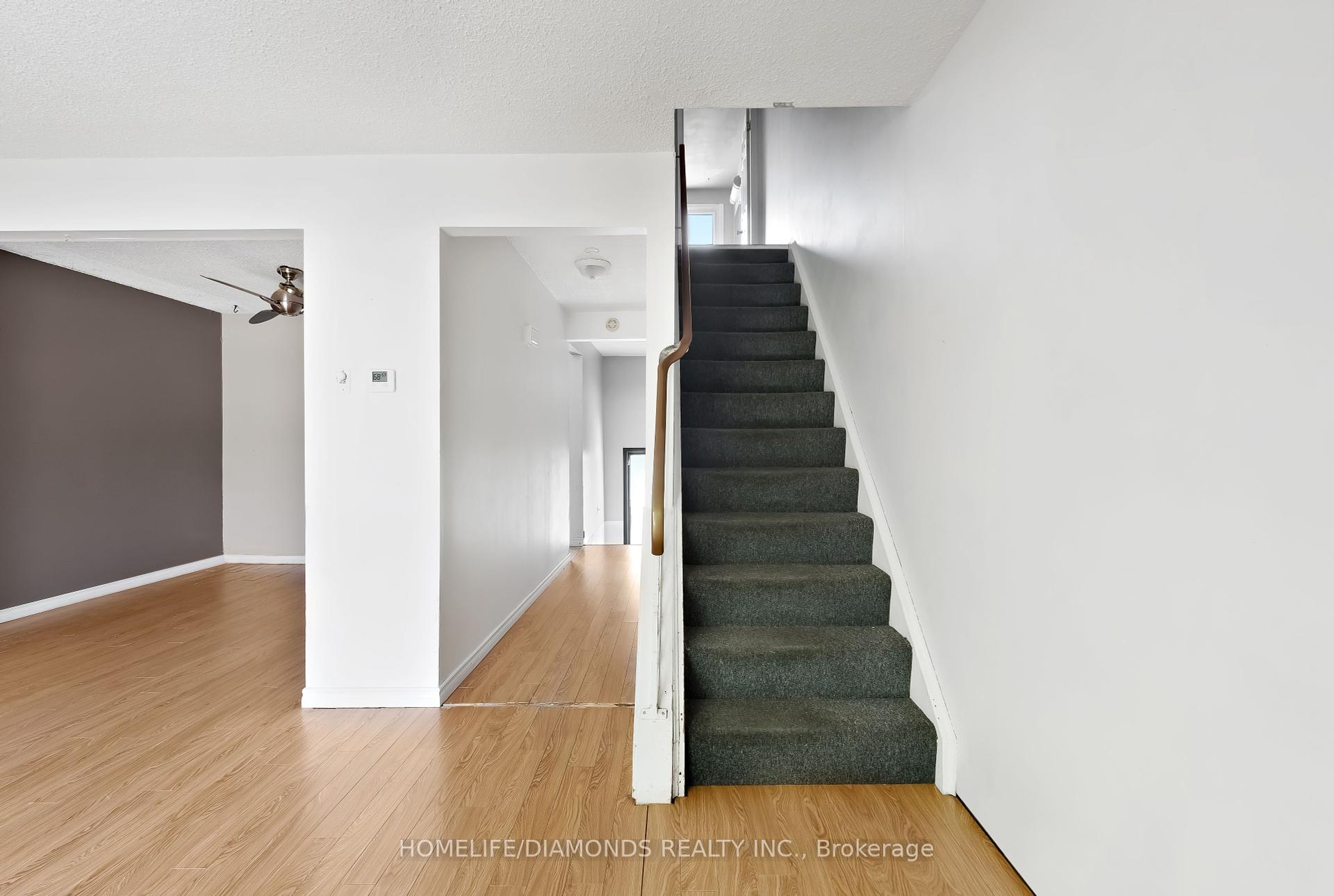3 Bedrooms Condo at 262 KENORA, Hamilton For sale