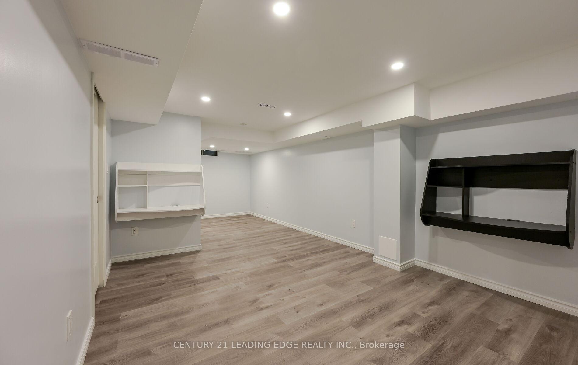 5 Bedrooms Condo at 28 Livingston, Toronto For sale