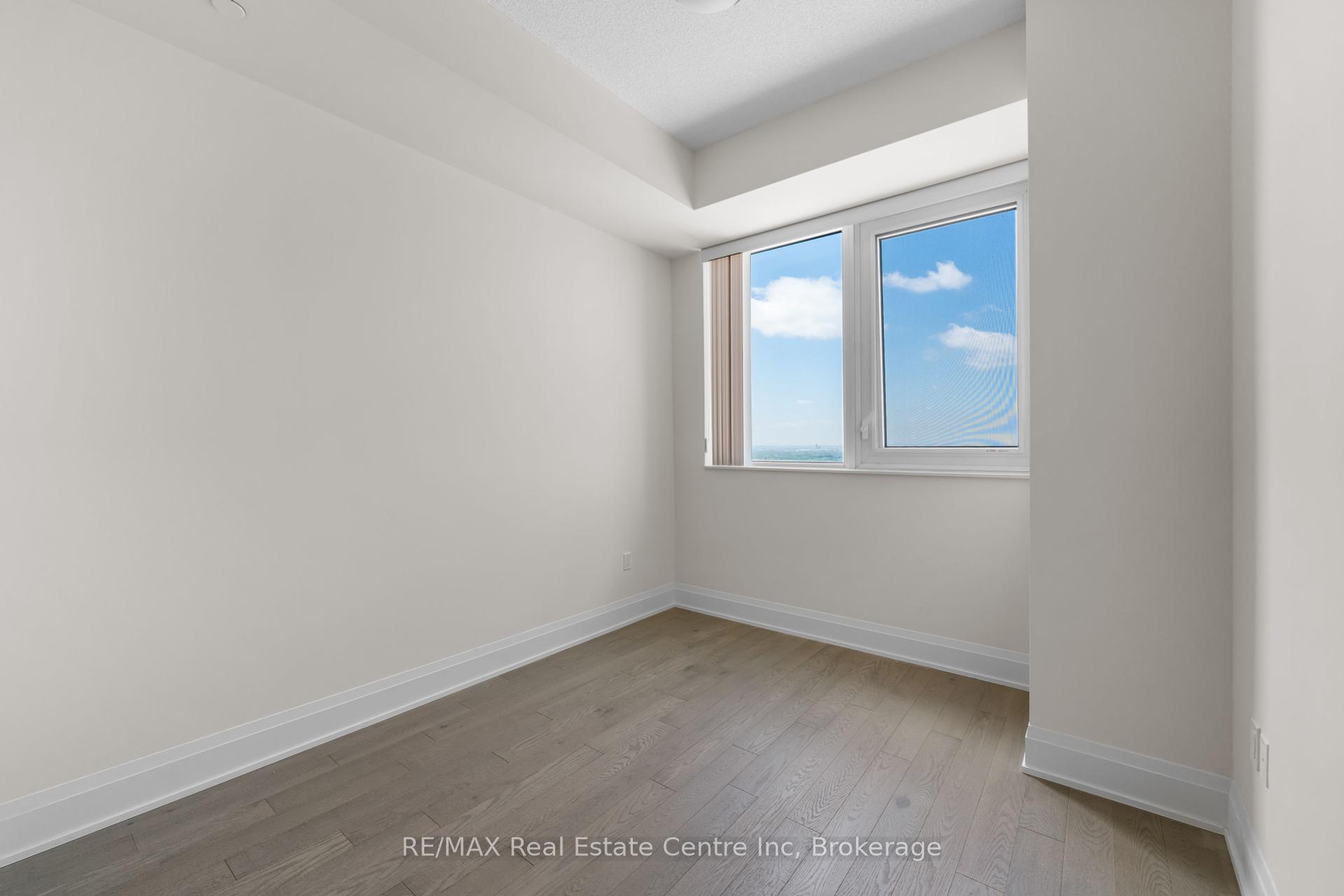 2 Bedrooms Condo at 9000 Jane, Vaughan For sale
