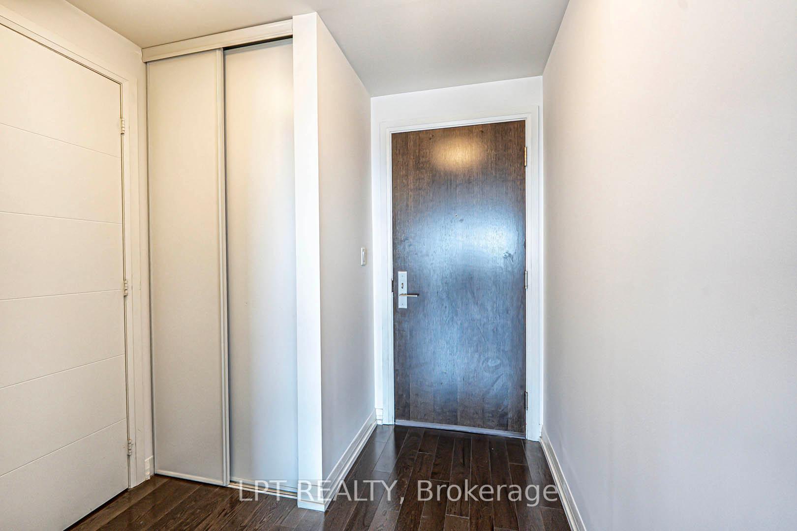 Condo at 460 Adelaide,  Toronto For sale