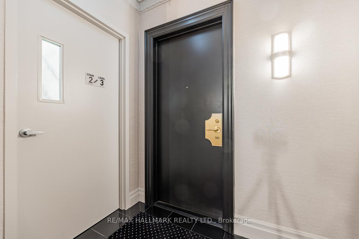 2 Bedrooms Condo at 8 Sultan, Toronto For sale