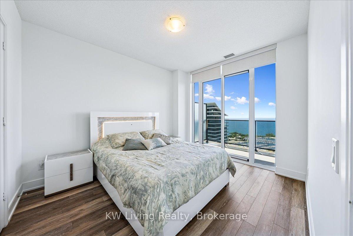 2 Bedrooms Condo at 70 Annie Craig, Toronto For sale