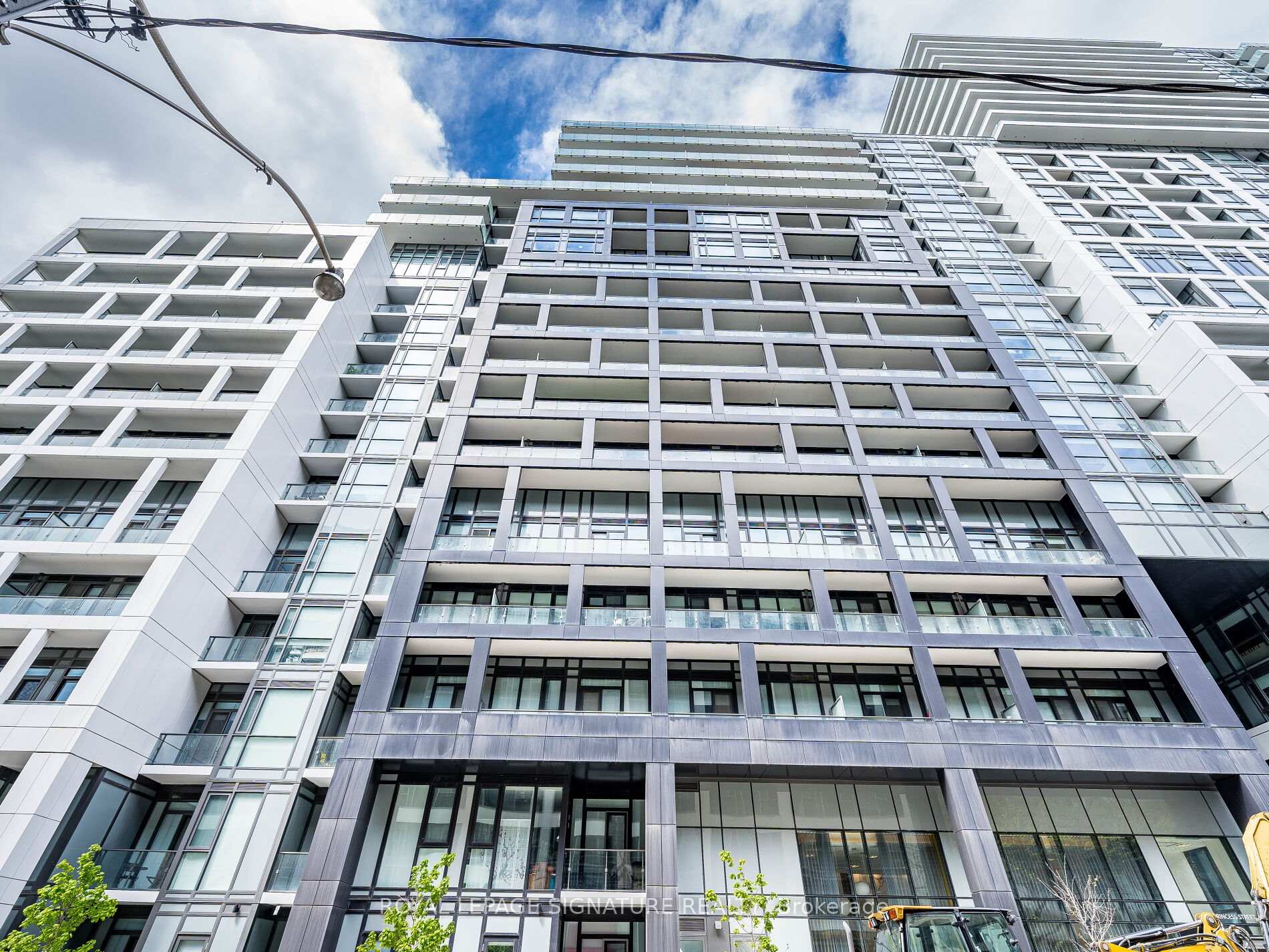 2 Bedrooms Condo at 60 Princess, Toronto For sale