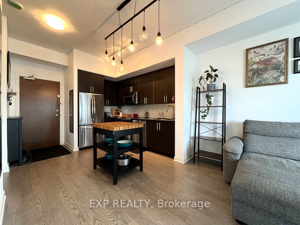 2212 Lake Shore