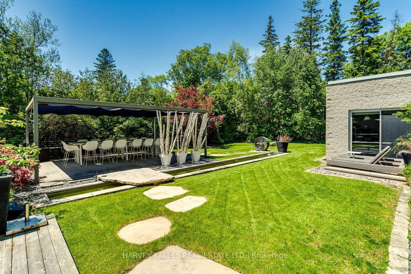 92 Westwood Lane