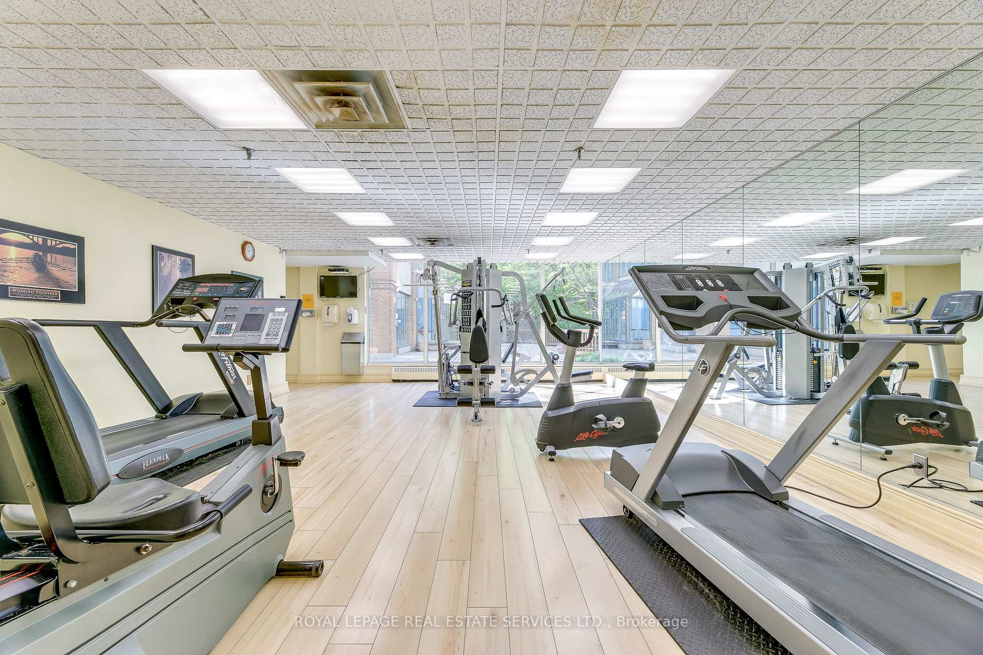 2 Bedrooms Condo at 3605 Kariya, Mississauga For sale