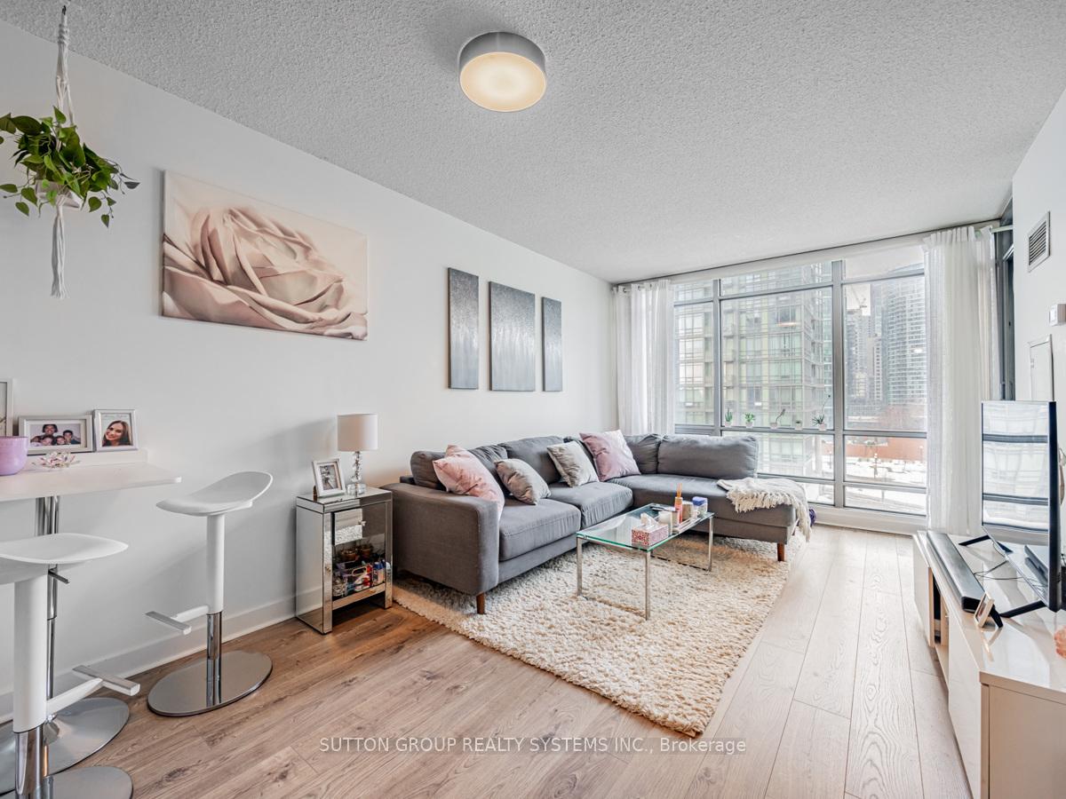 1 Bedroom Condo at 5 Mariner, Toronto For sale