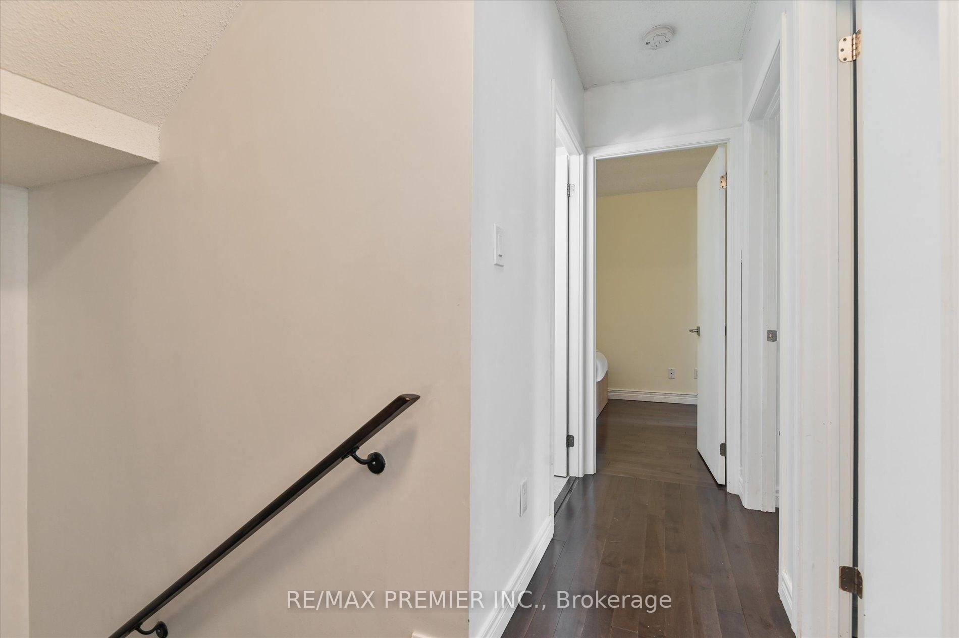 3 Bedrooms Condo at 3 Everson, Toronto For sale