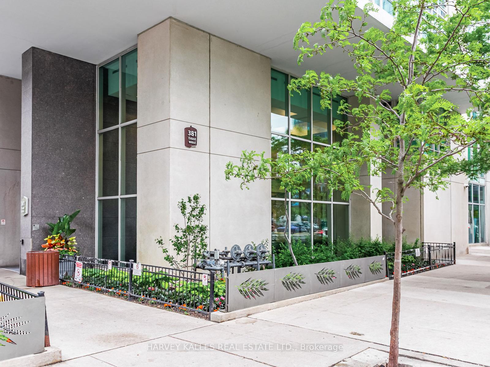 381 Front Street W 1810