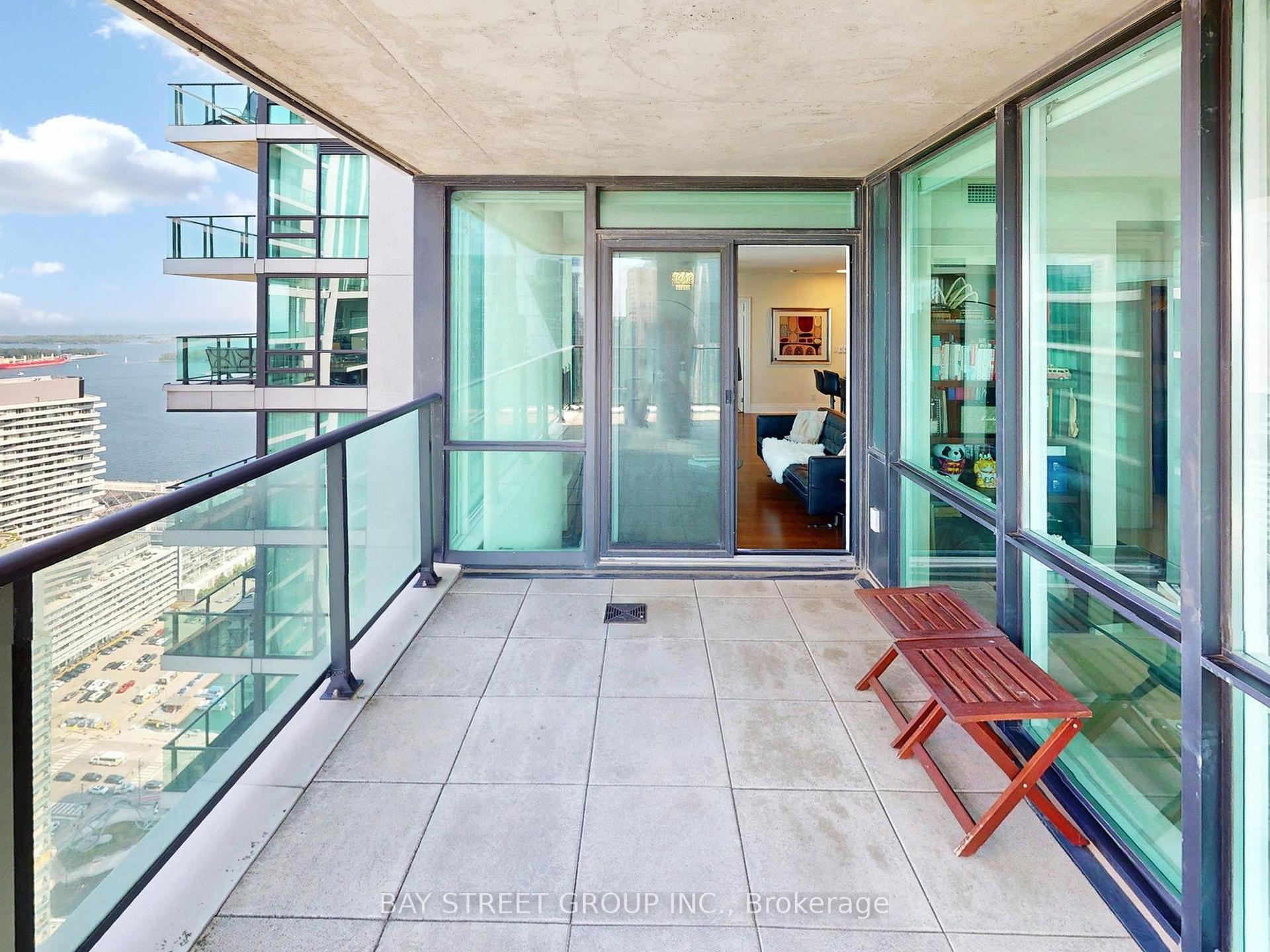 3 Bedrooms Condo at 33 BAY, Toronto For sale