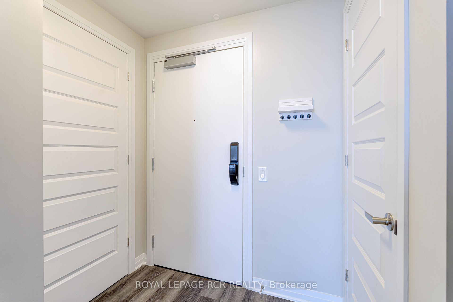 1 Bedroom Condo at 95 Dundas, Oakville For sale
