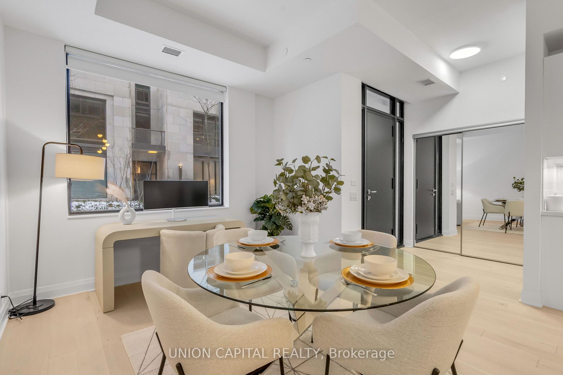 2 Bedrooms Condo at 33 Fredrick Todd,  Toronto For sale
