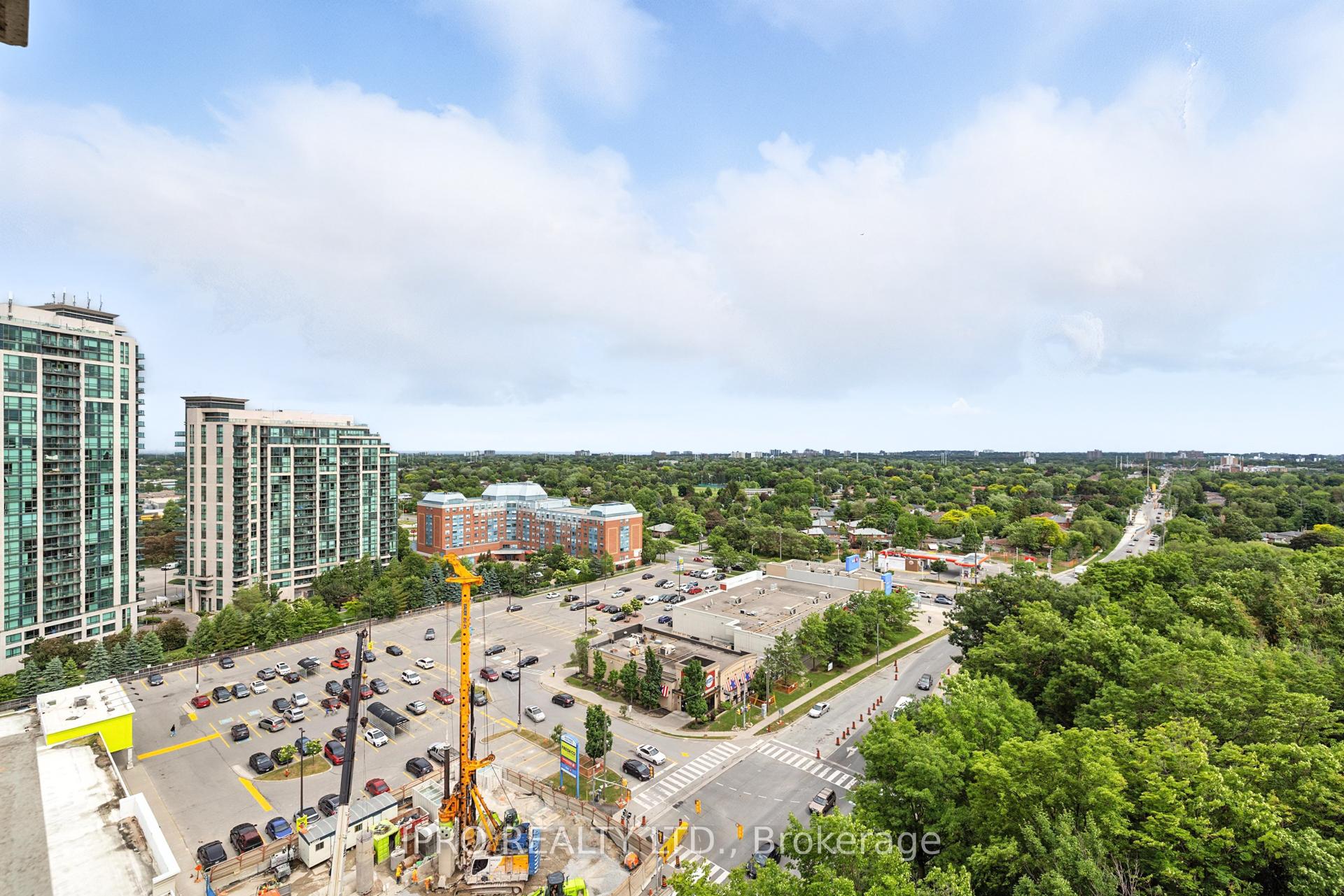 3 Bedrooms Condo at 61 Town Centre, Toronto For sale
