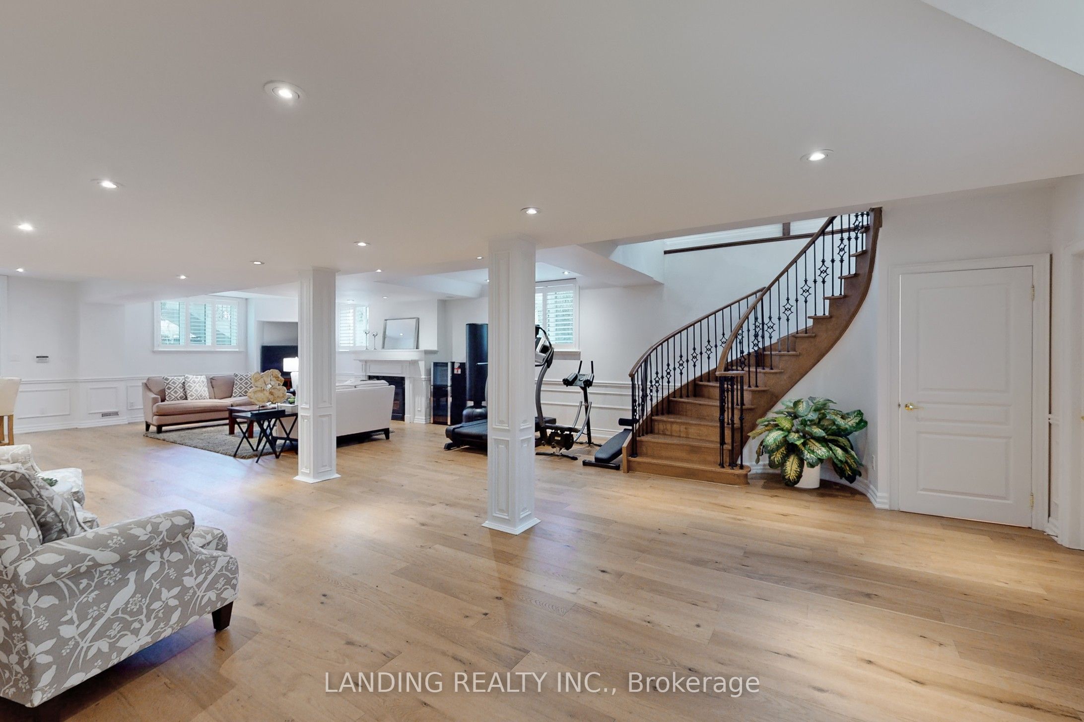 17 Claret Court