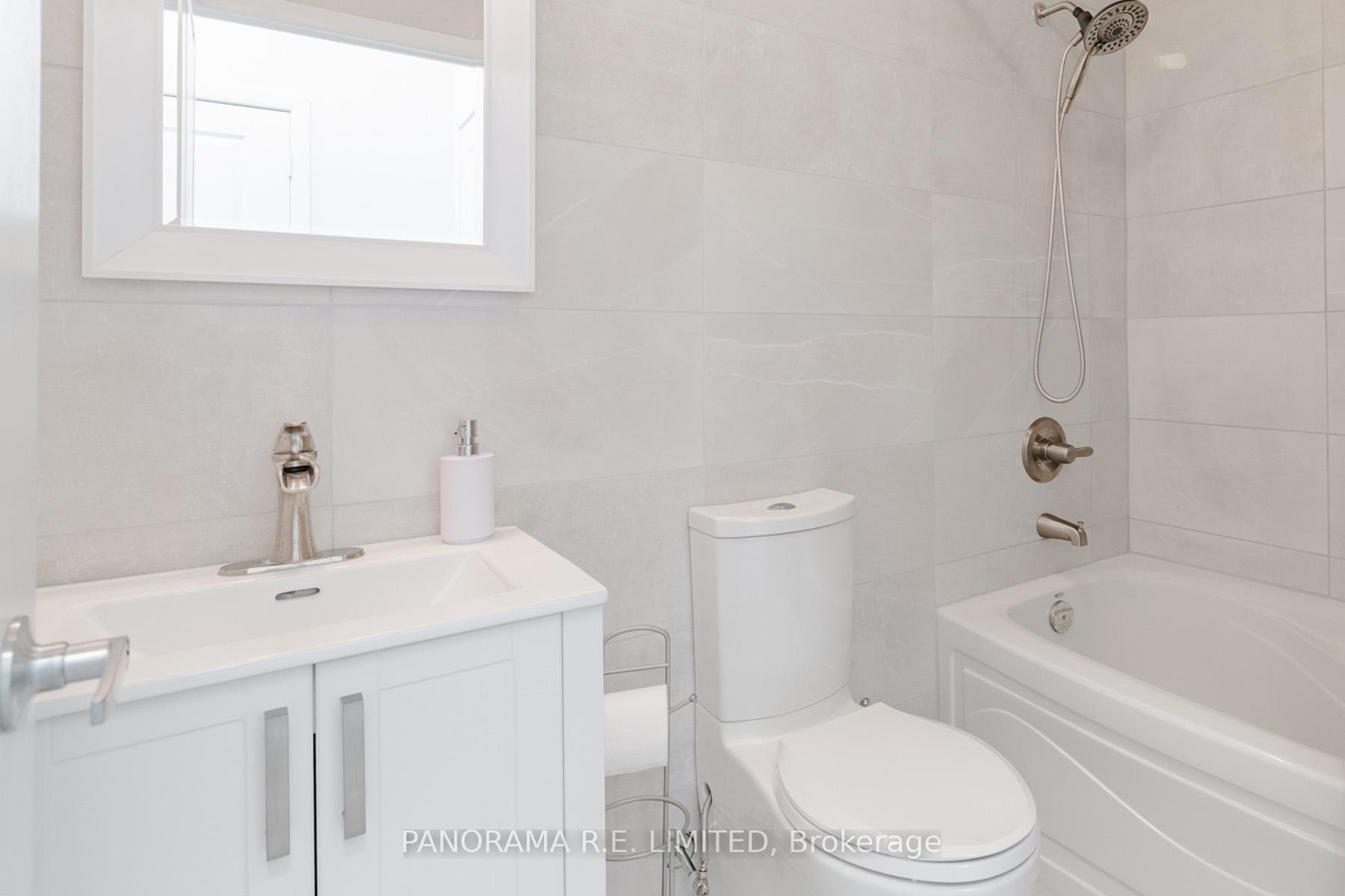 3 Bedrooms Condo at 235 Sherway Gardens, Toronto For sale
