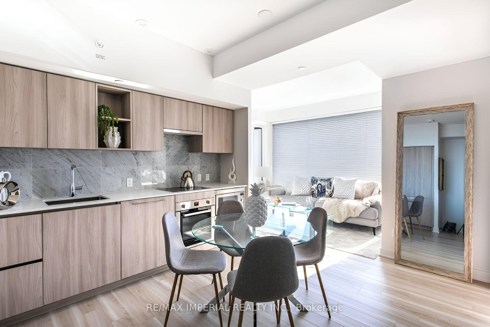 3 Bedrooms Condo at 19 Bathurst,  Toronto For sale