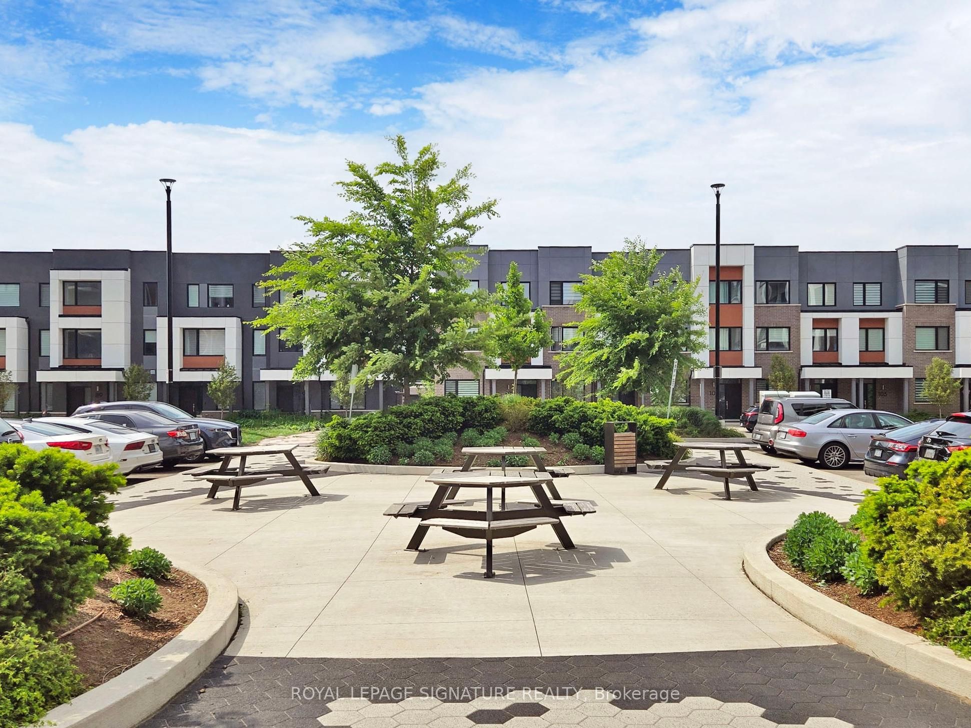 102 Grovewood Common, #405