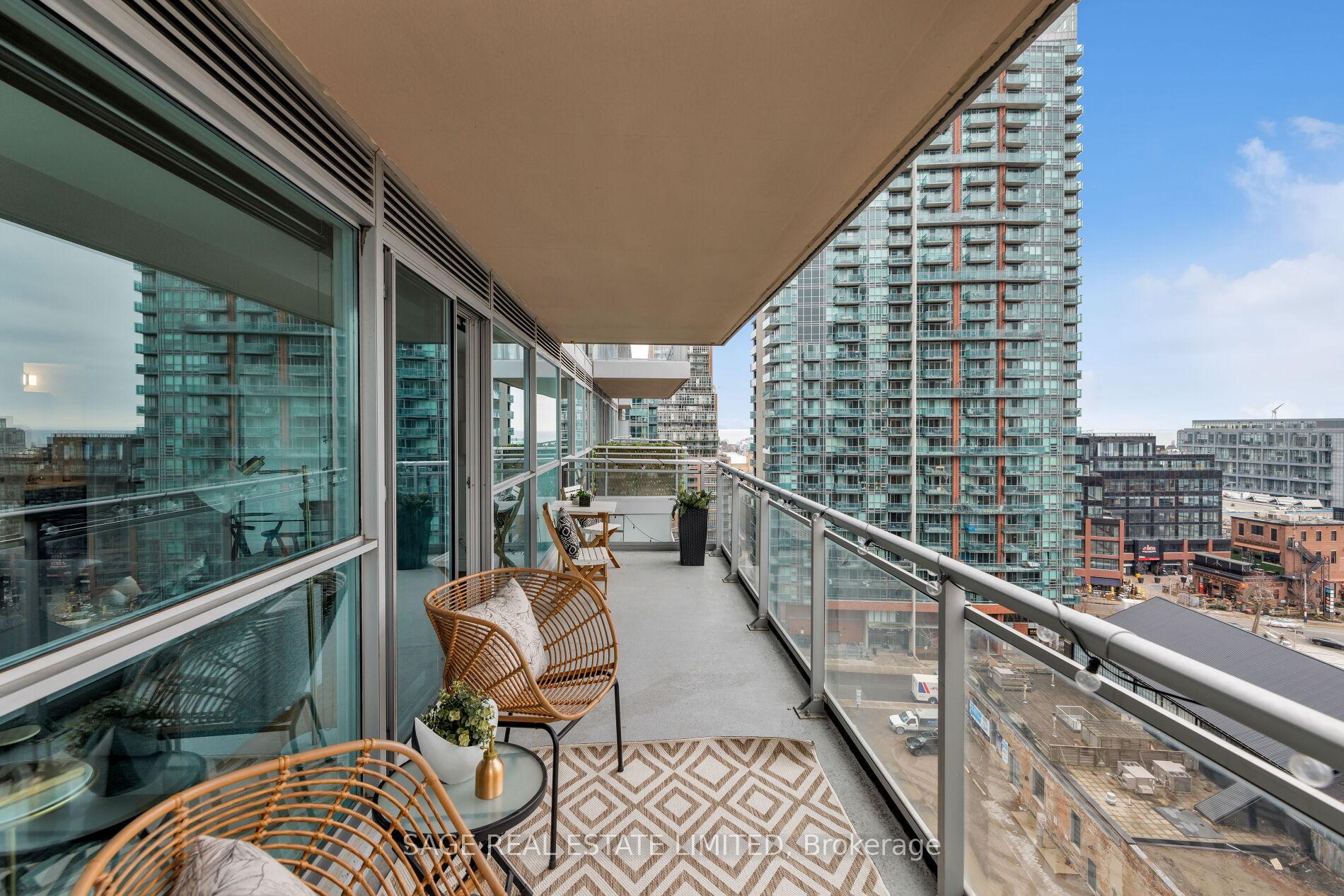 2 Bedrooms Condo at 100 Western Battery, Toronto For sale