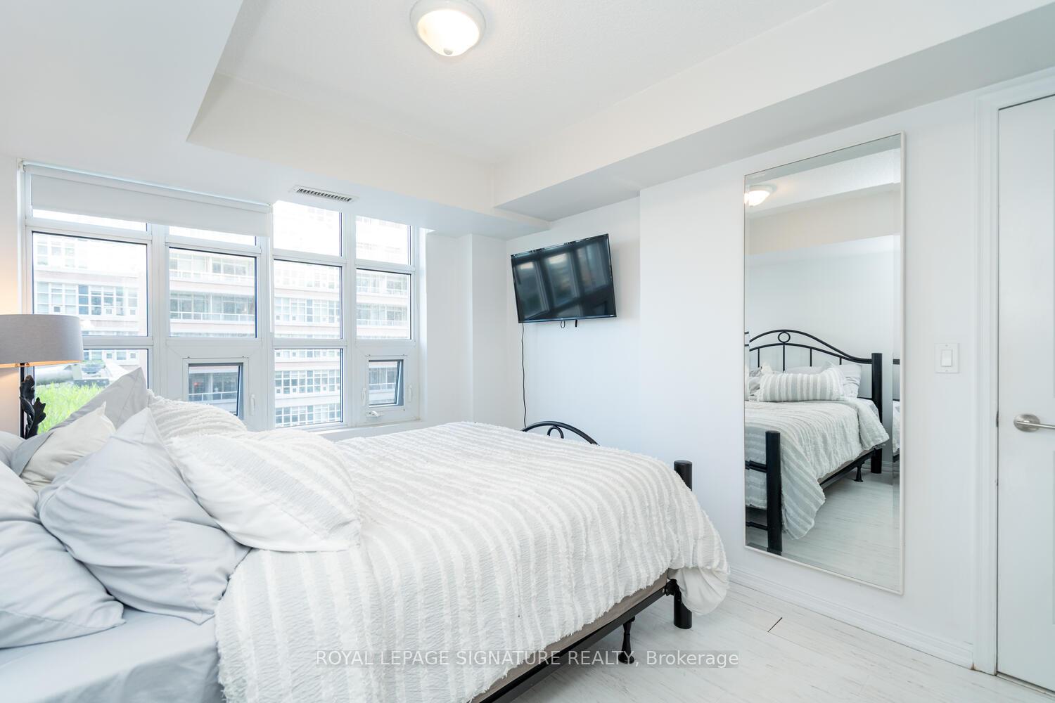 2 Bedrooms Condo at 75 East Liberty, Toronto For sale