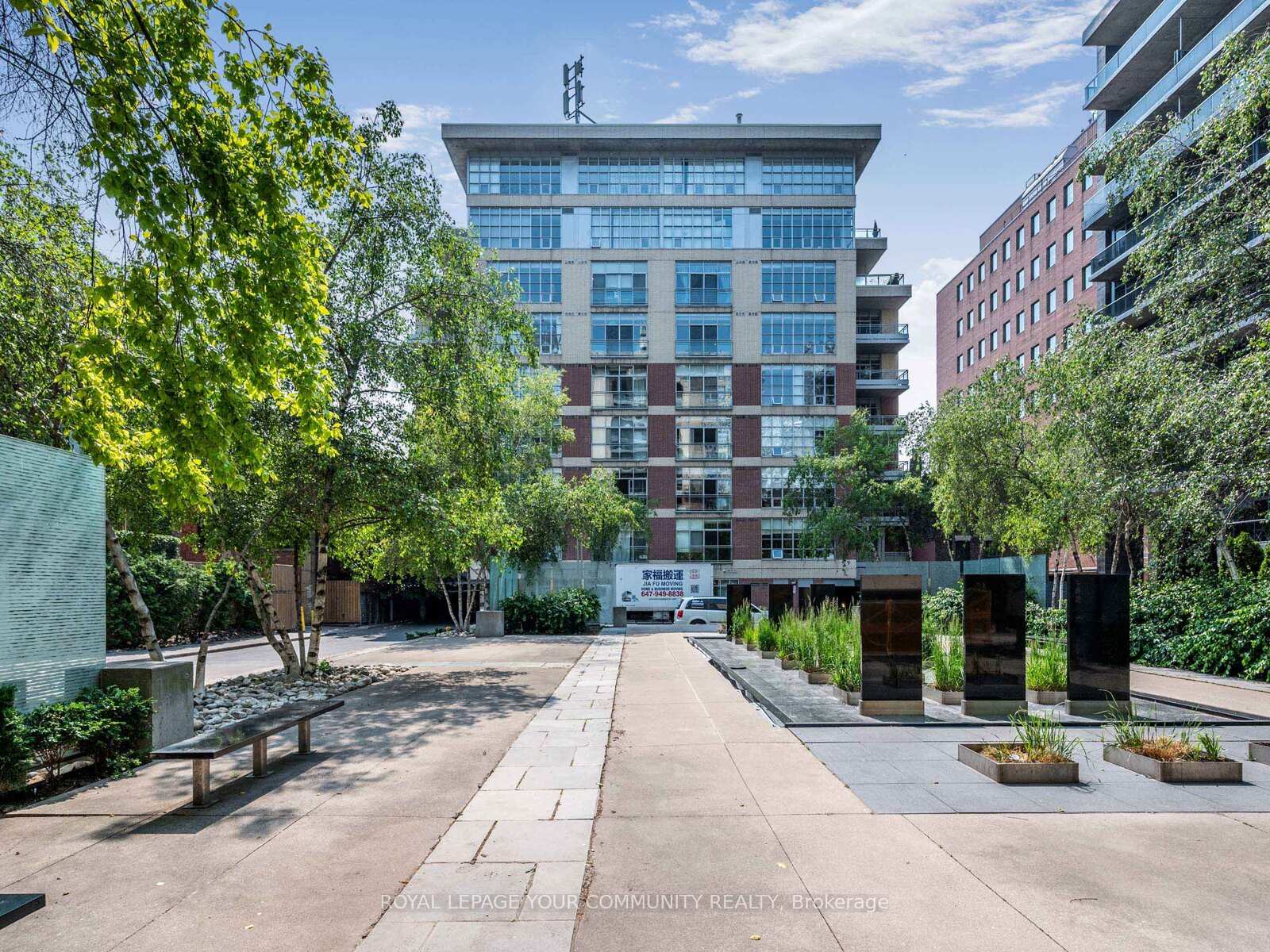 2 Bedrooms Condo at 19 Brant, Toronto For sale