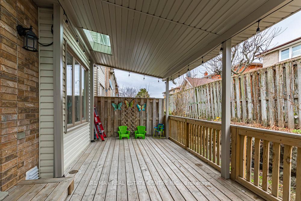 3 Bedrooms Condo at 2774 King,  Hamilton For sale