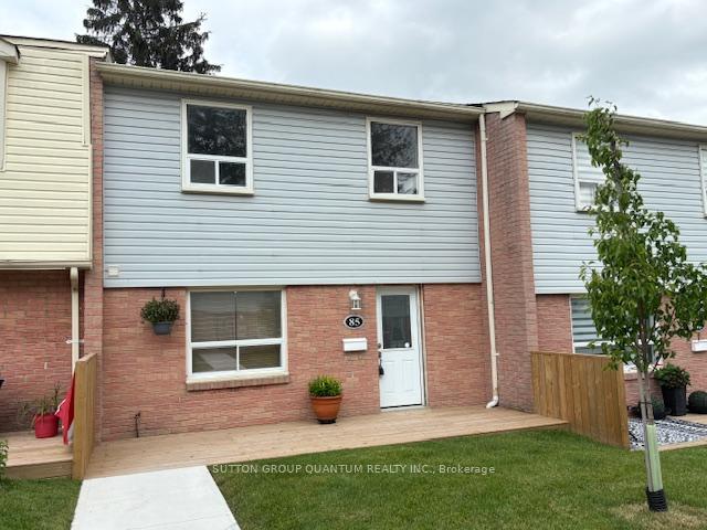 3 Bedrooms Condo at 1055 Shawnmarr, Mississauga For sale