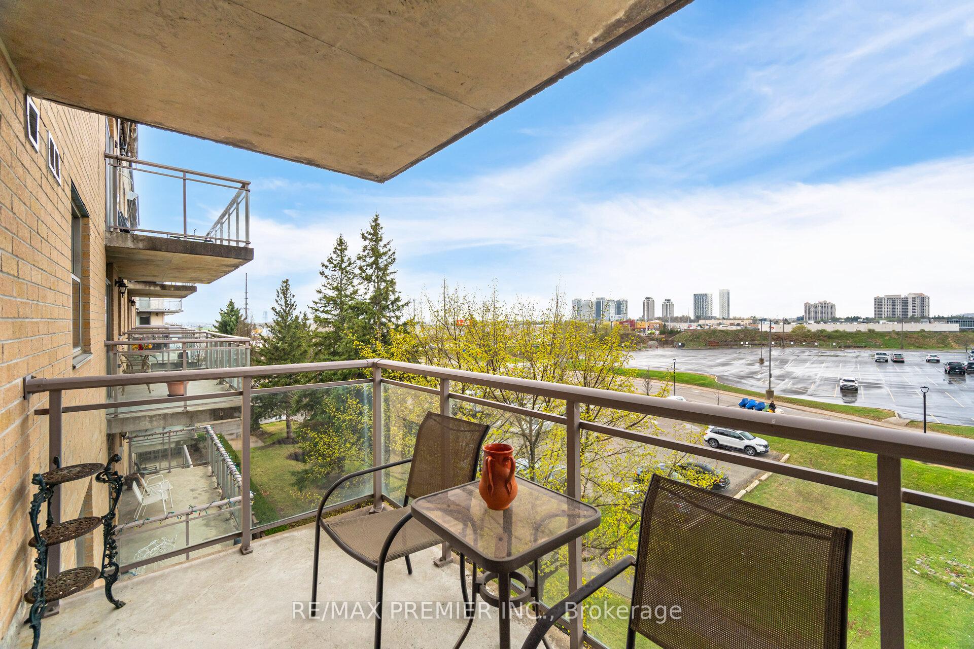 1 Bedroom Condo at 2502 Rutherford,  Vaughan For sale