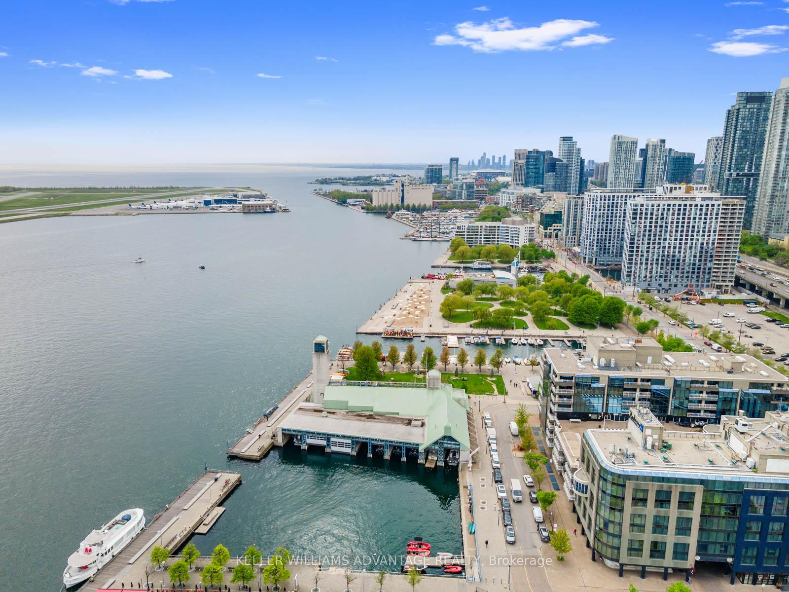 5 Bedrooms Condo at 211 Queens, Toronto For sale