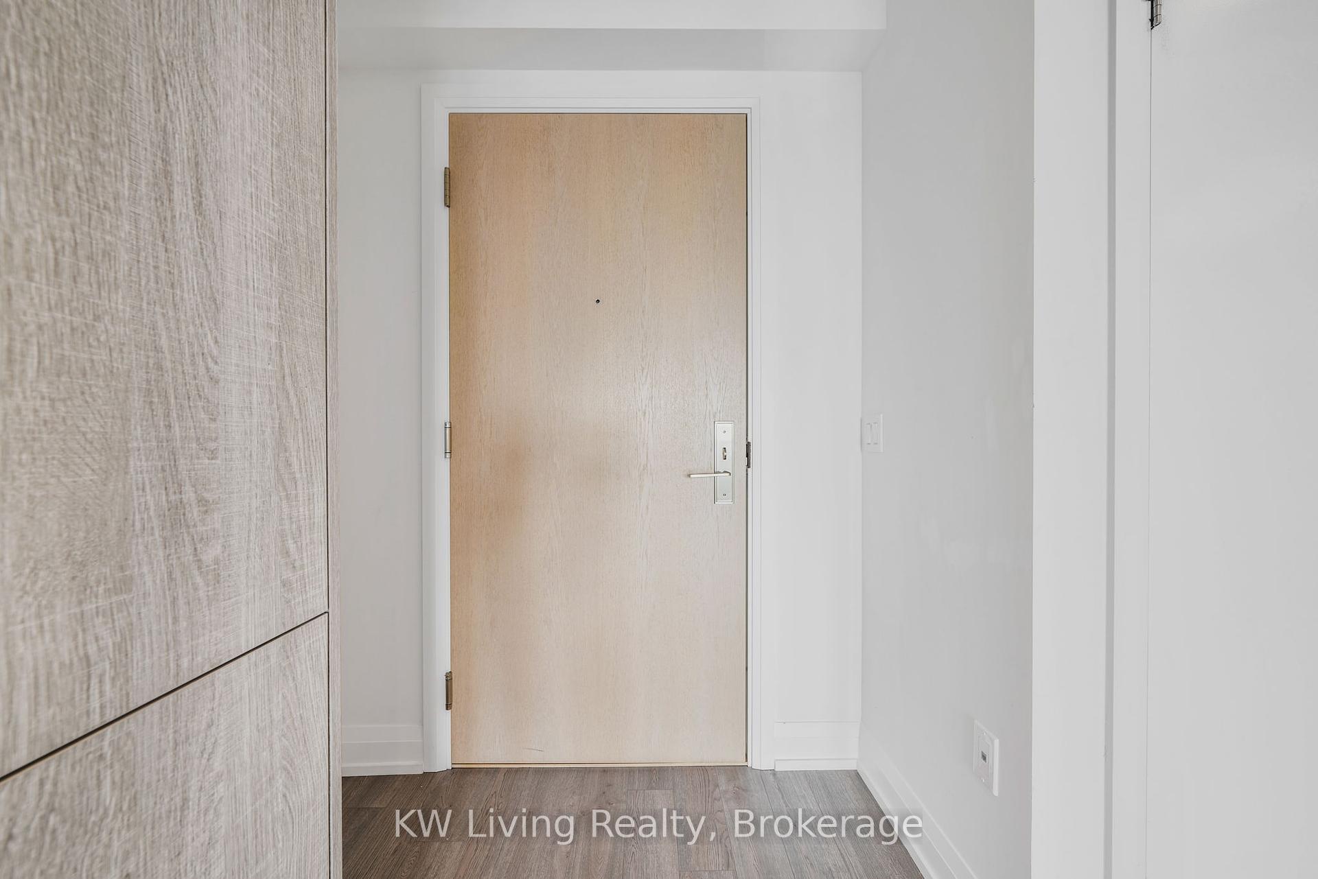 2 Bedrooms Condo at 77 Mutual,  Toronto For sale
