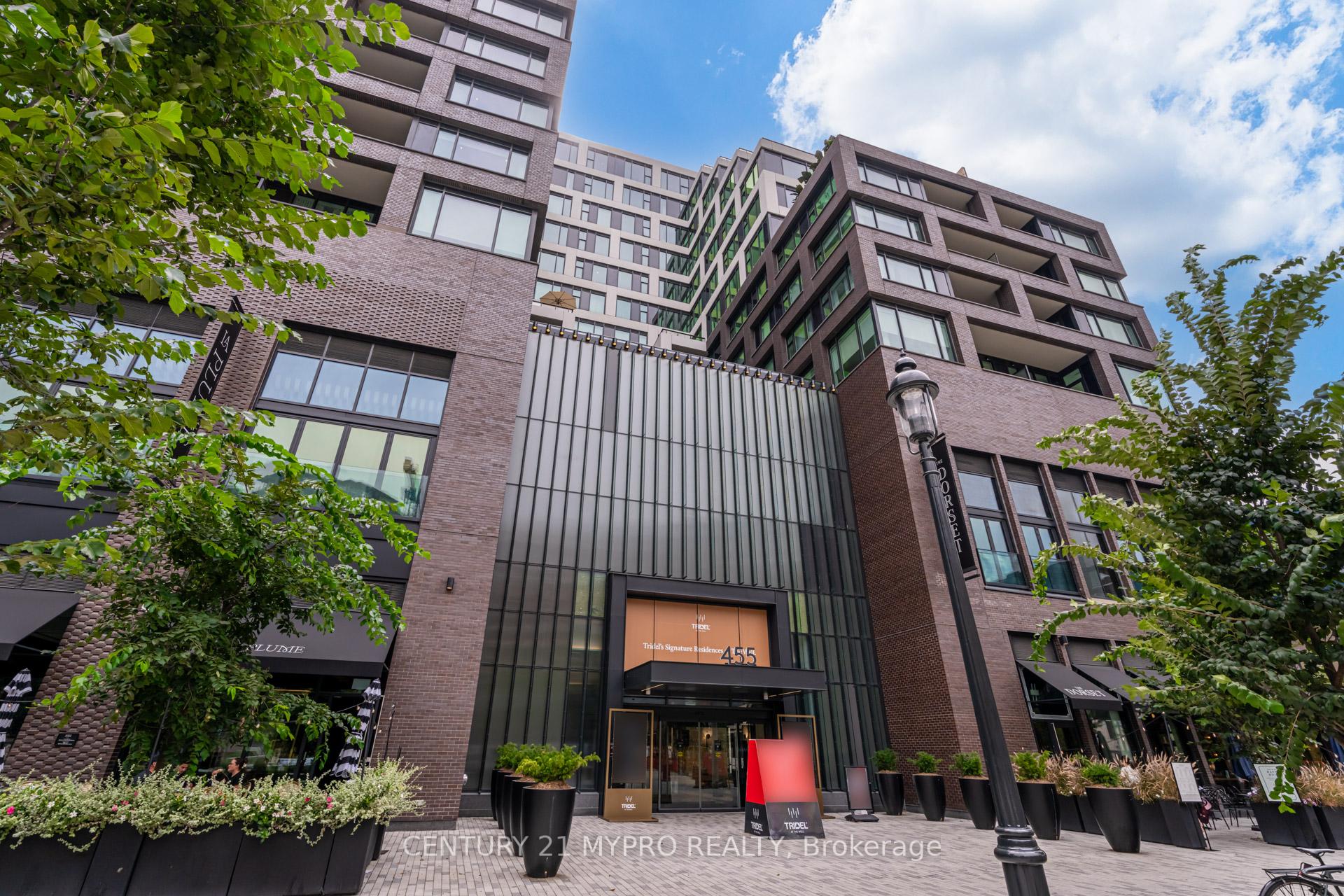 3 Bedrooms Condo at 455 Wellington,  Toronto For sale
