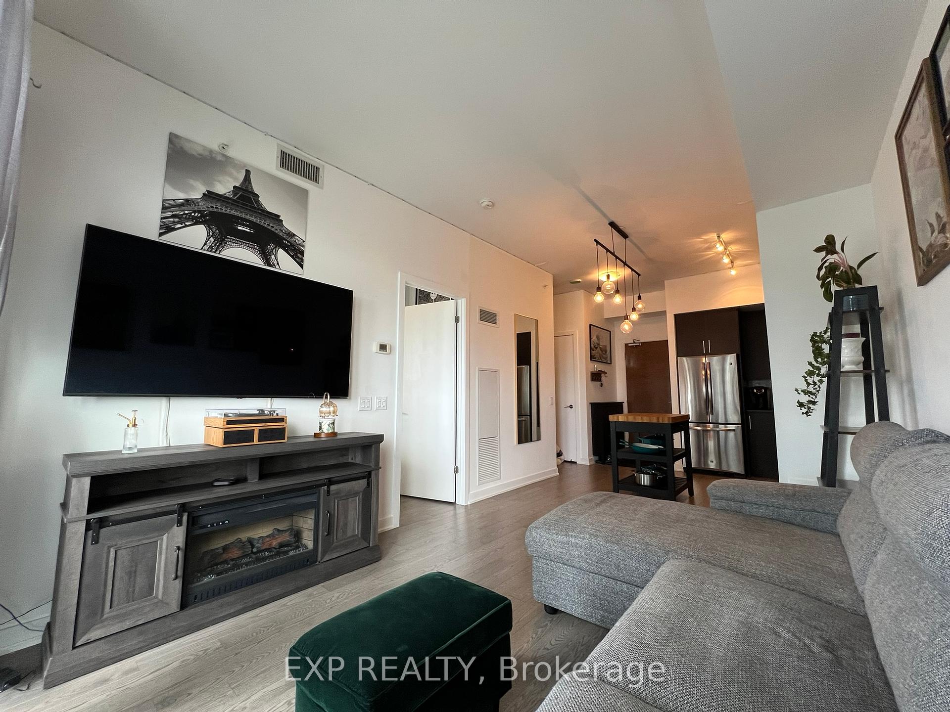 1 Bedroom Condo at 2212 Lake Shore,  Toronto For sale