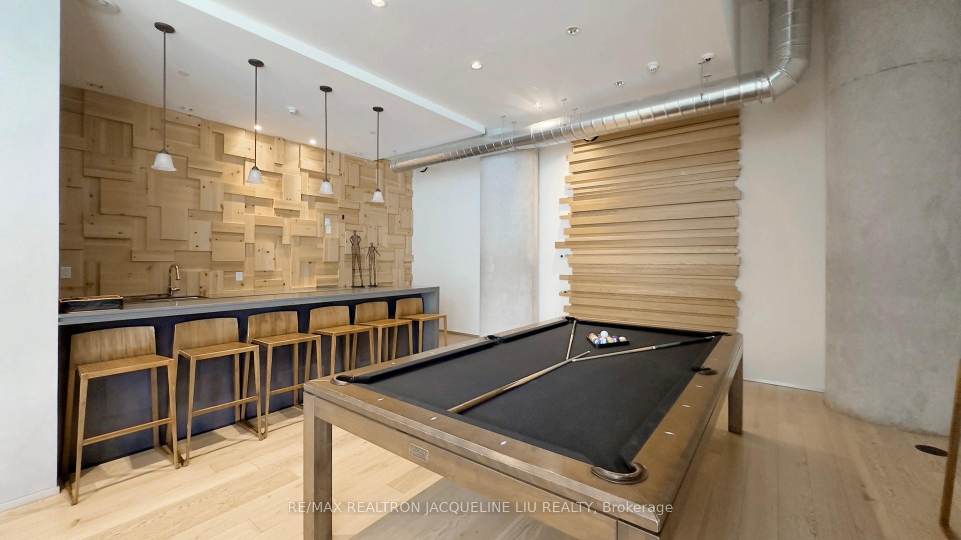 1 Bedroom Condo at 15 Grenville, Toronto For sale
