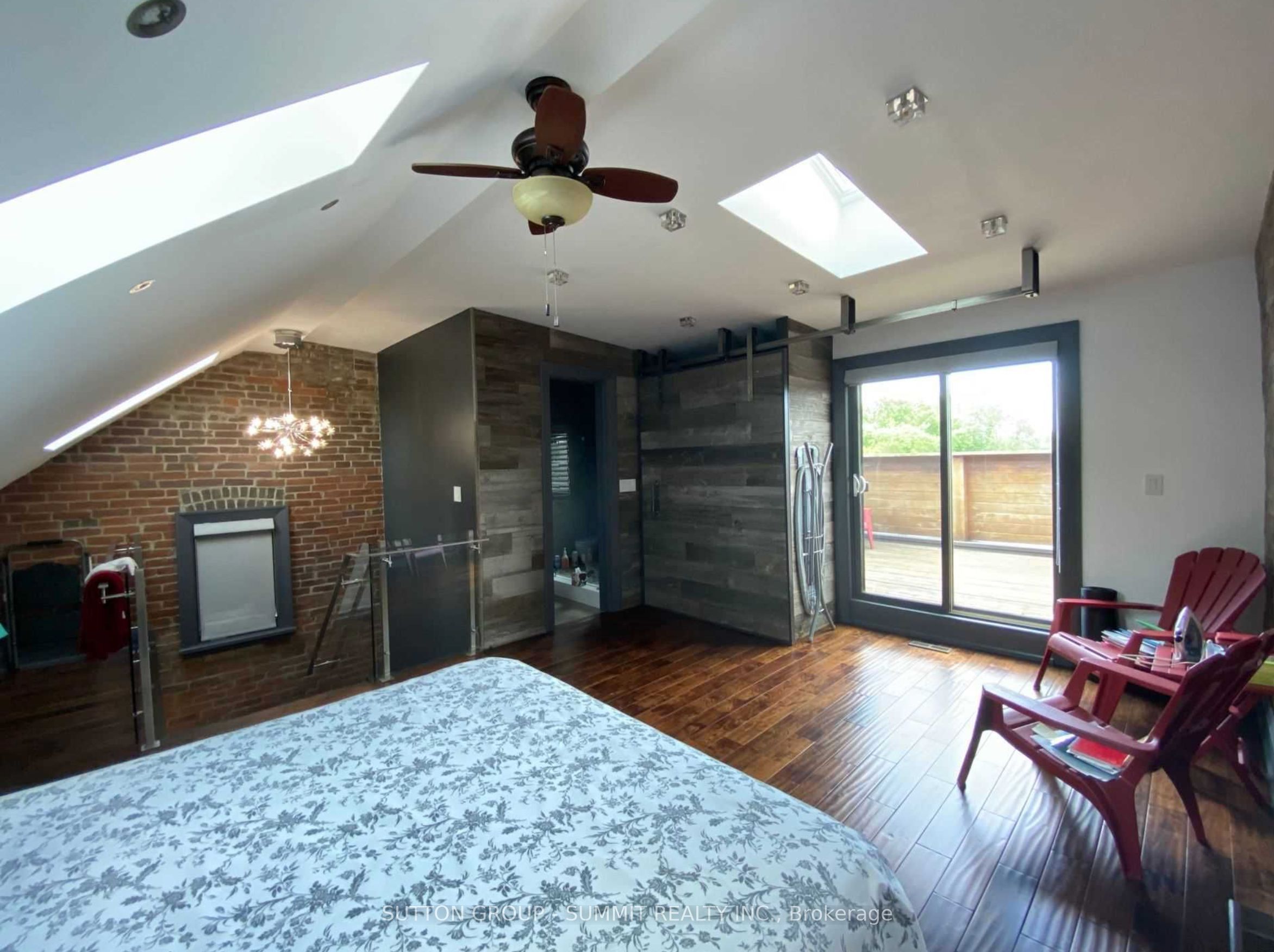 1 Columbine Avenue S, #Upper