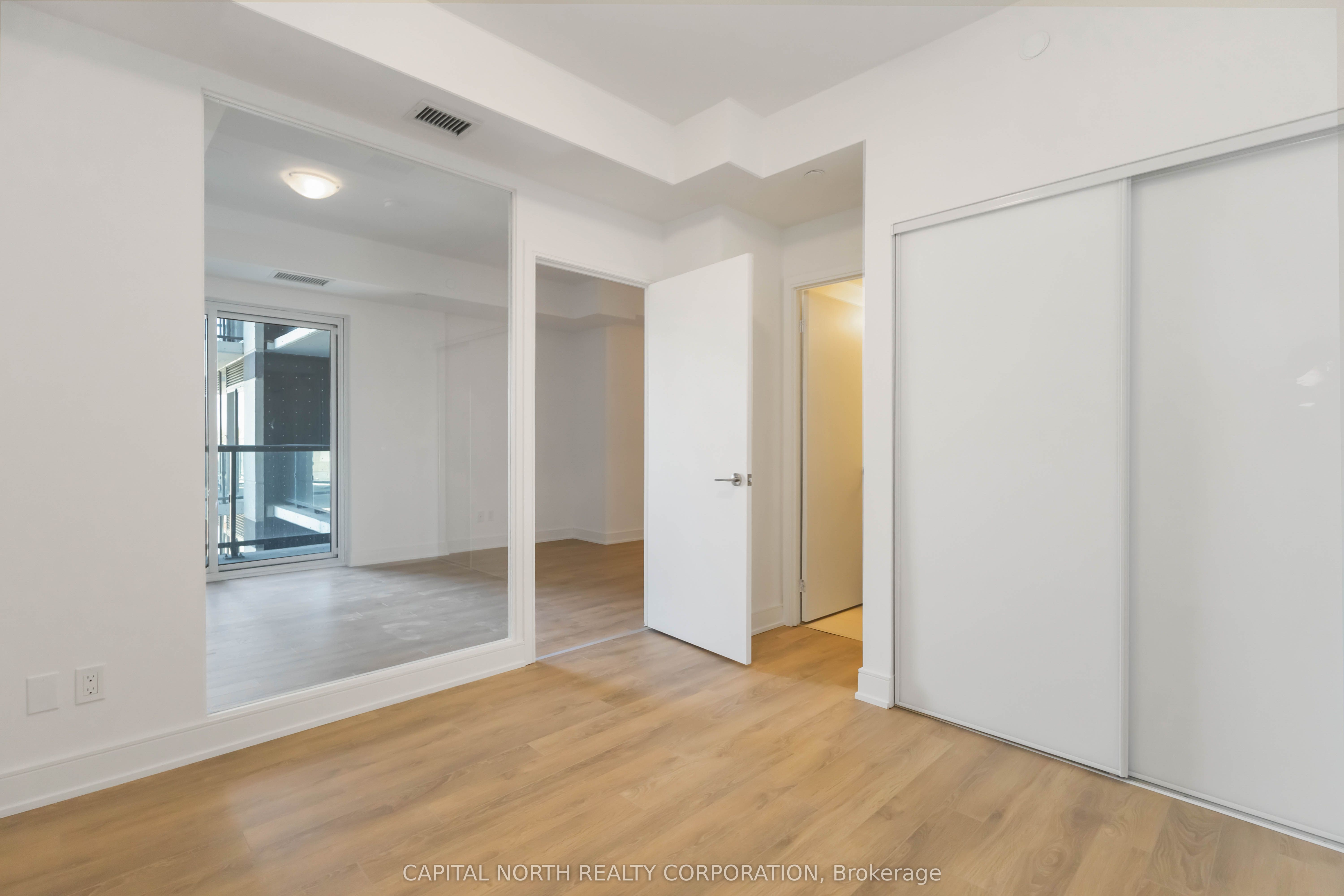 1350 Ellesmere Road, #527