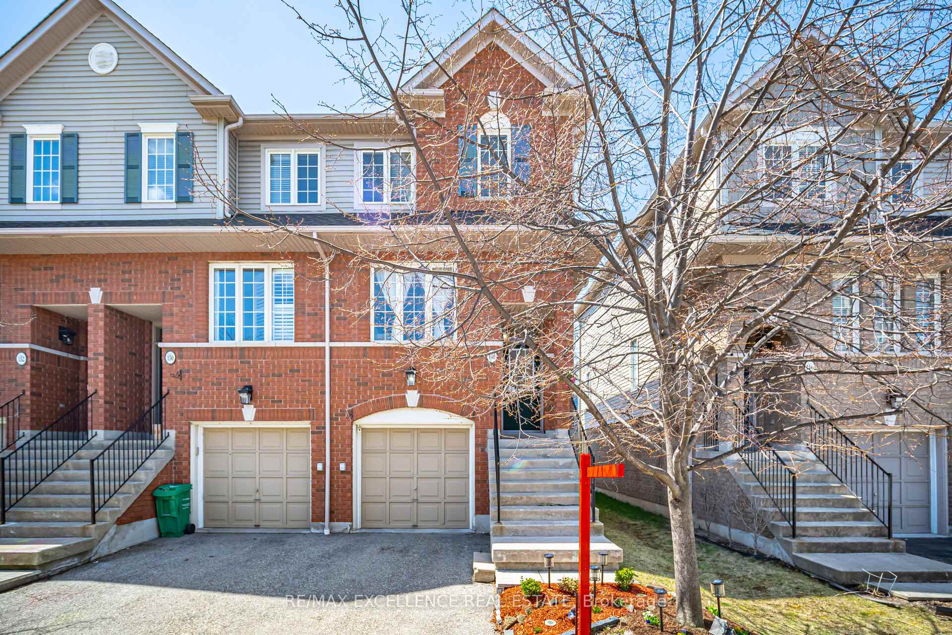 3 Bedrooms Condo at 4950 Albina, Mississauga For sale