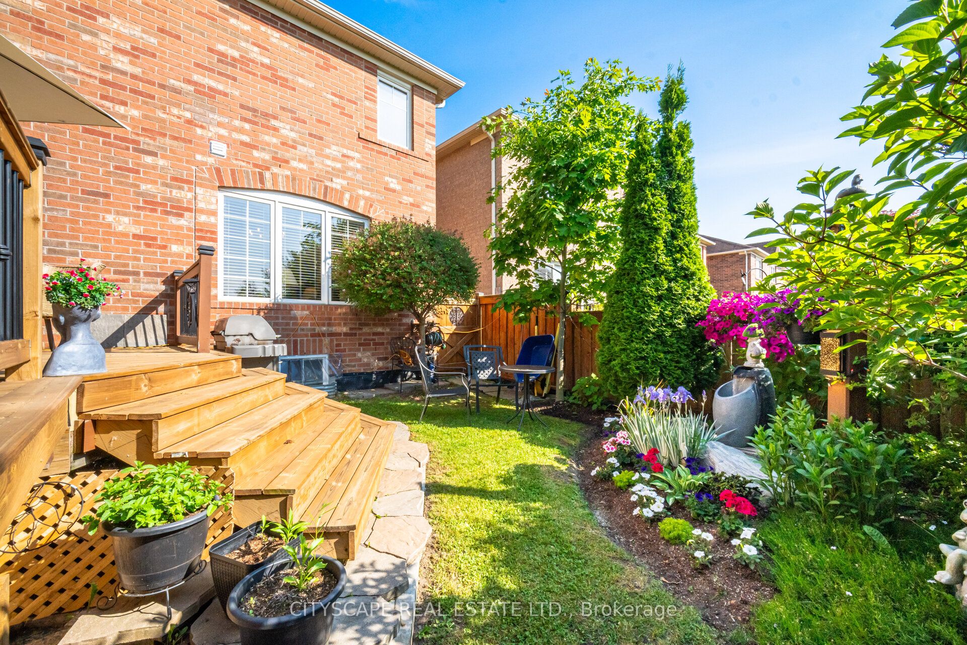 657 Symons Cross
