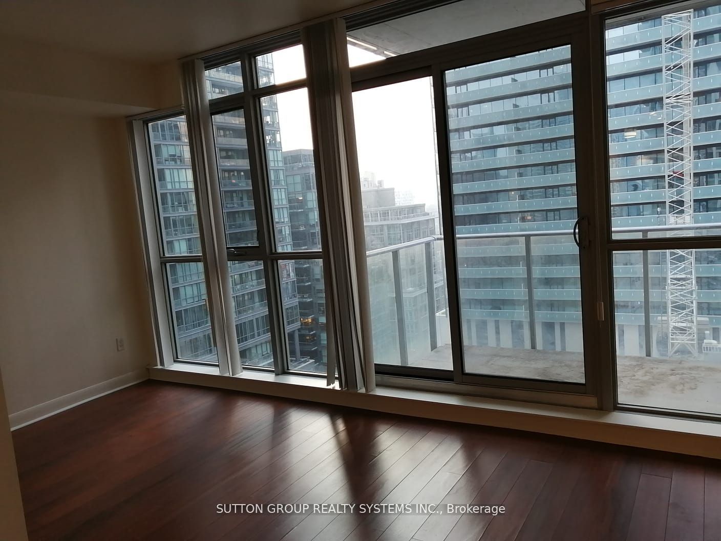 375 King Street W, #1408