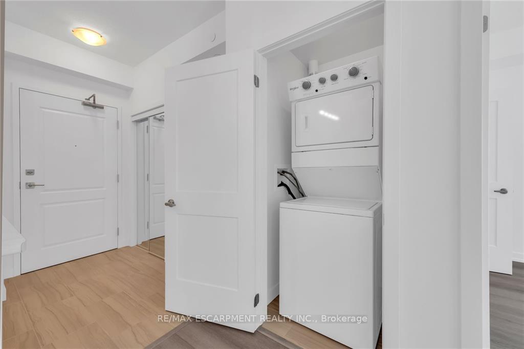 1 Bedroom Condo at 460 Dundas,  Hamilton For sale