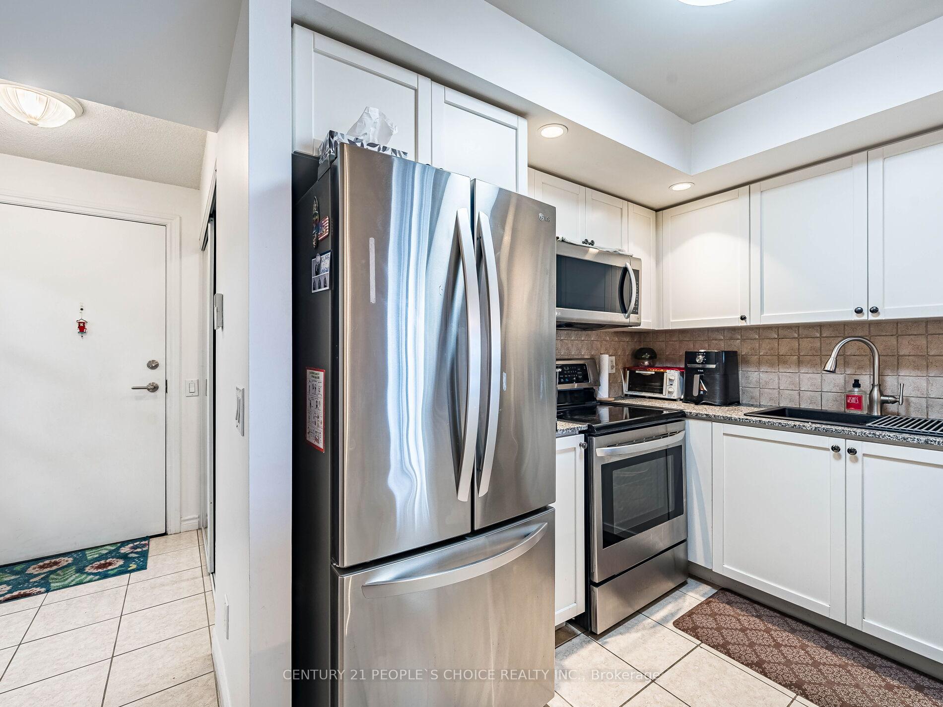 3 Bedrooms Condo at 5233 Dundas, Toronto For sale