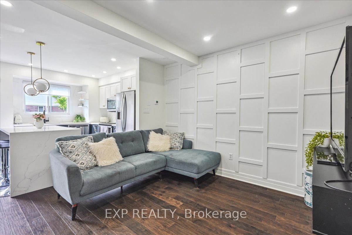 3 Bedrooms Condo at 2920 Headon Forest, Burlington For sale