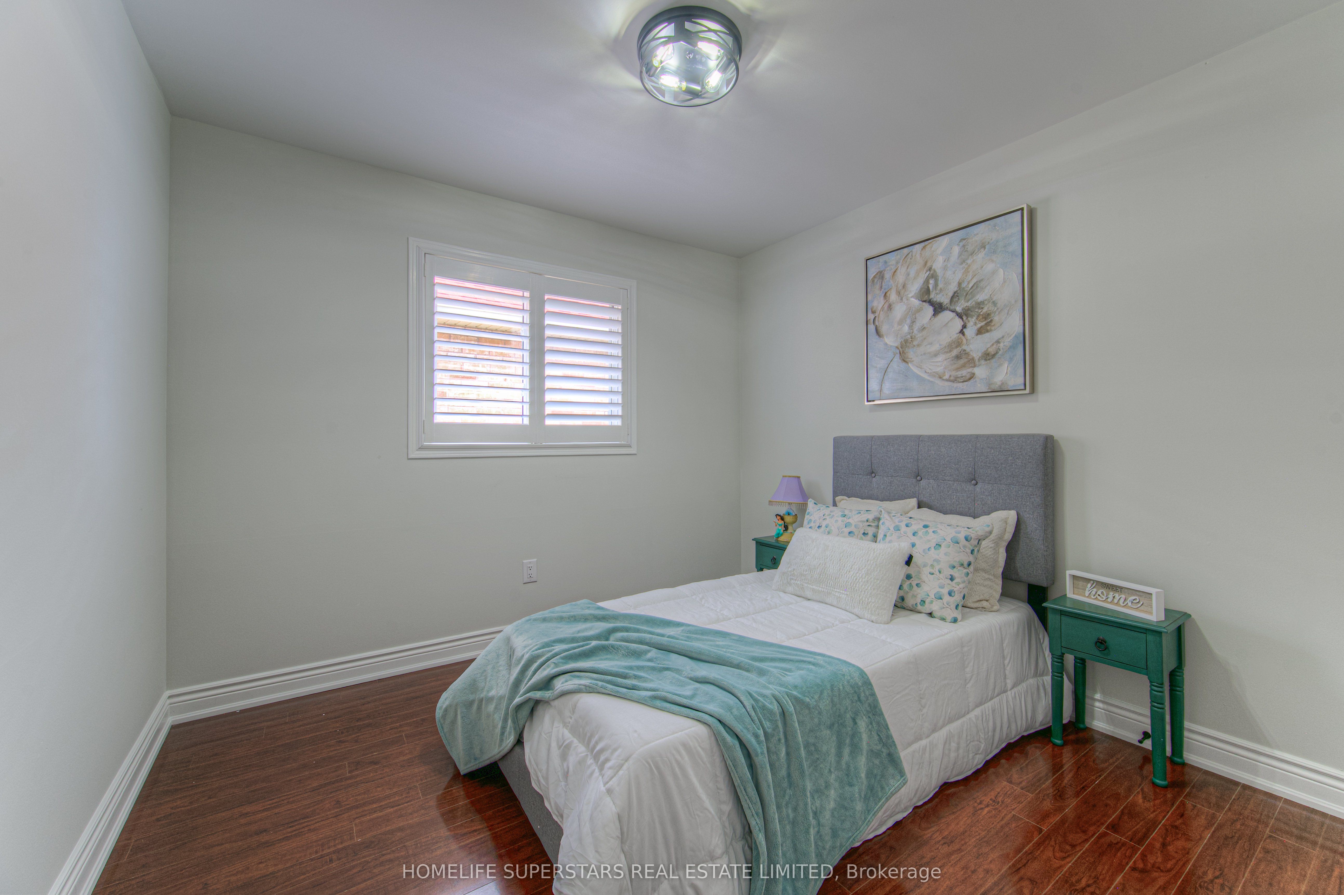 5676 Fantasia Manor