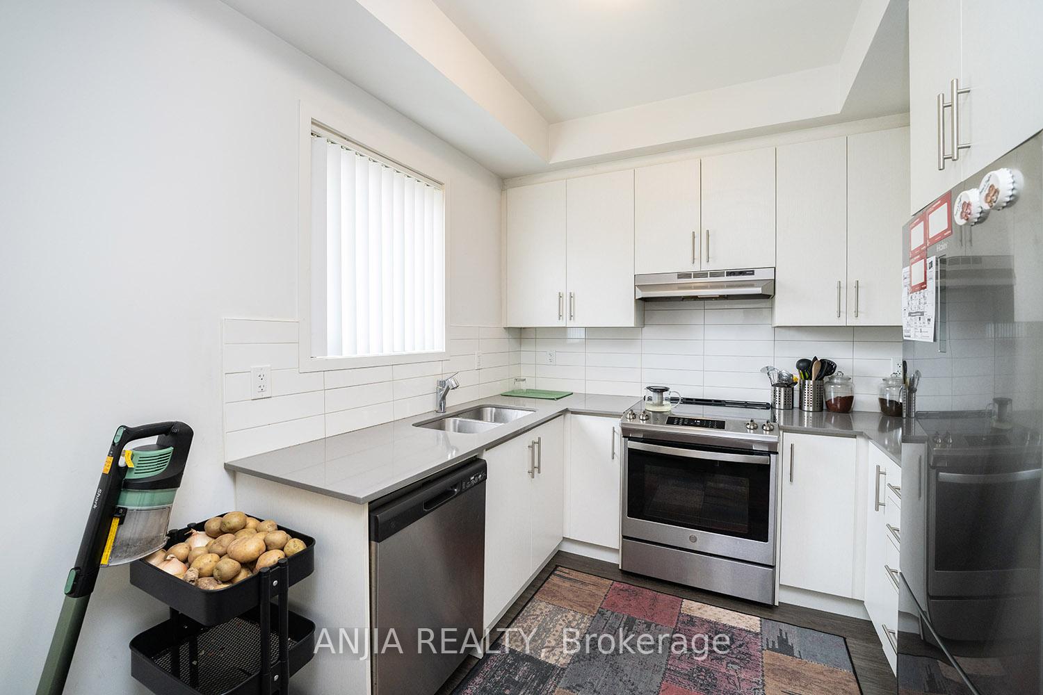 2 Bedrooms Condo at 235 Birmingham, Toronto For sale