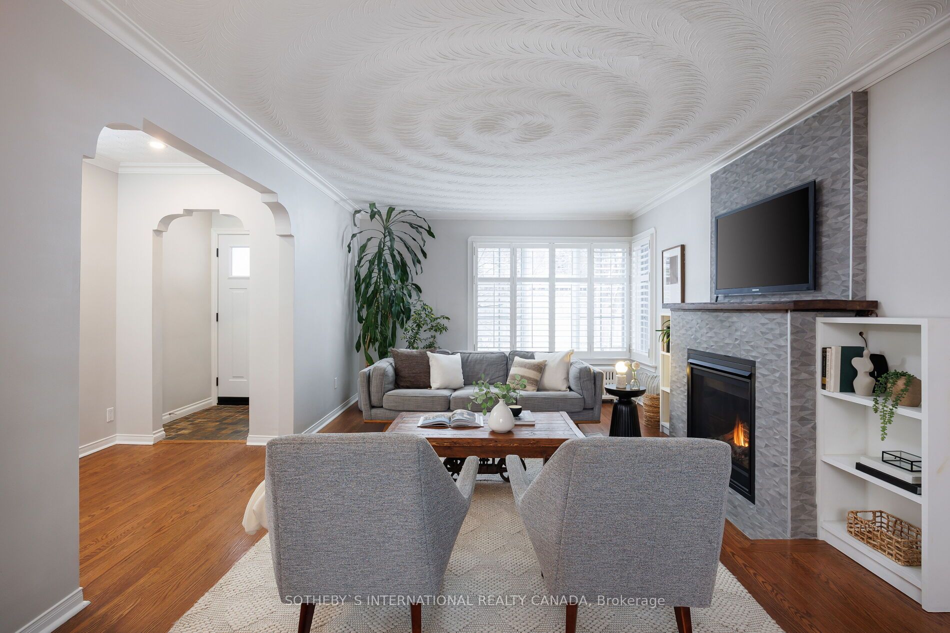 840 Royal York Road, Toronto, ON M8Y 2V2