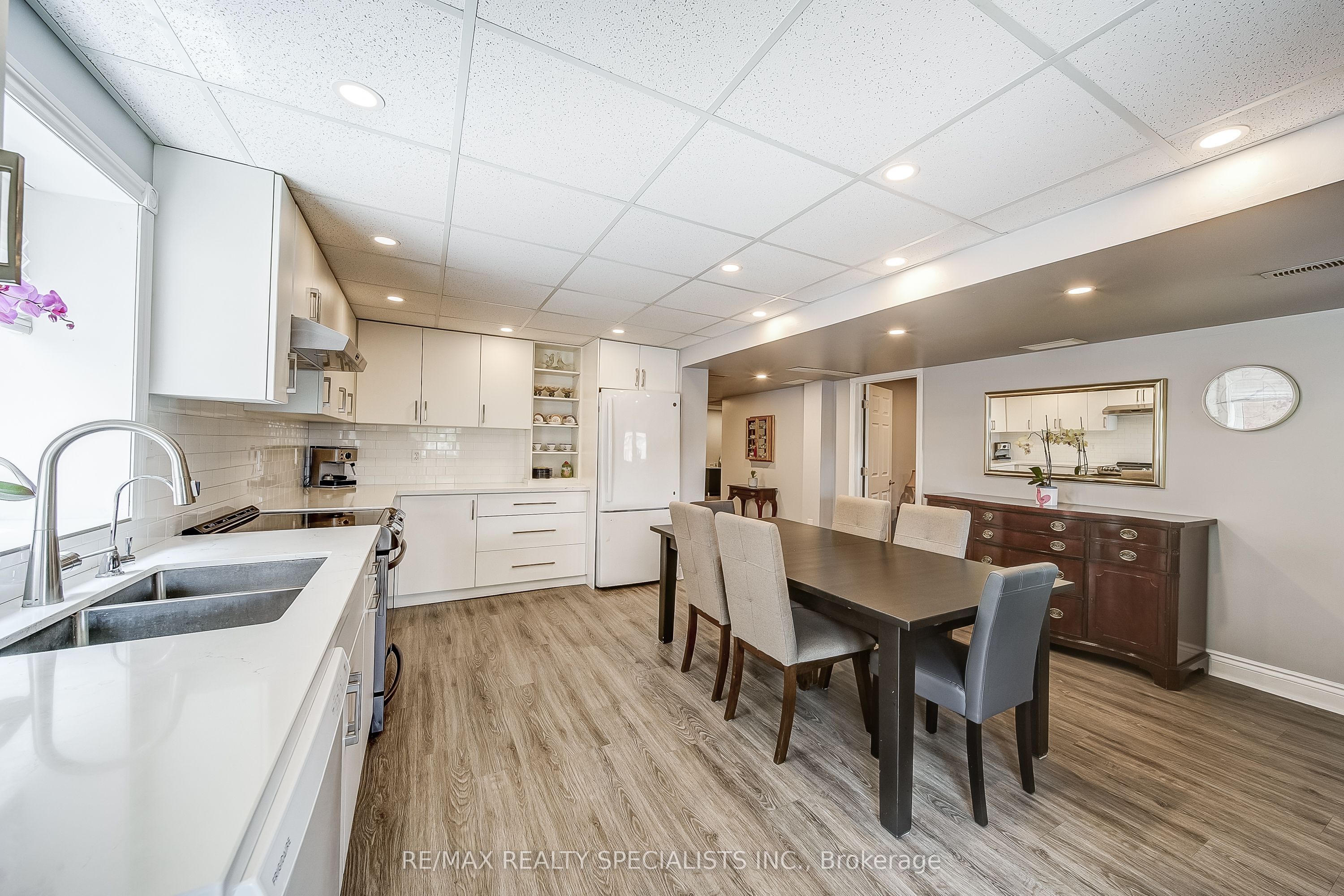 8 Wyman Crescent