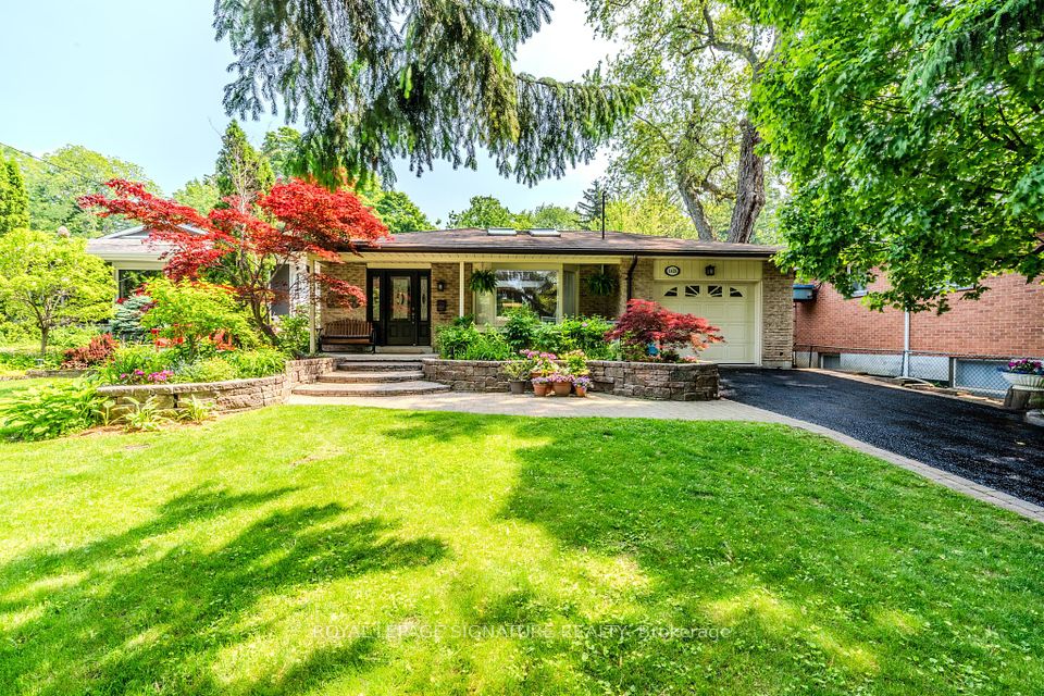 1425 Old Forest