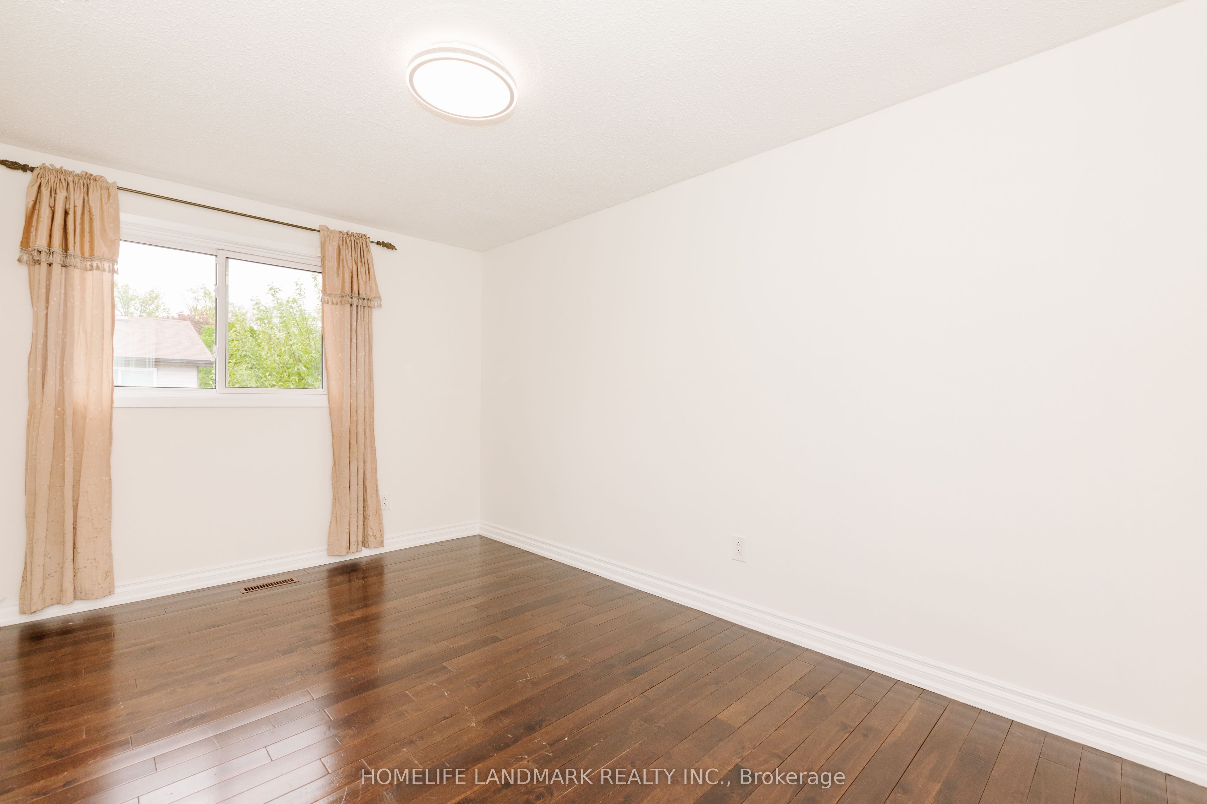 82 Dafoe Crescent