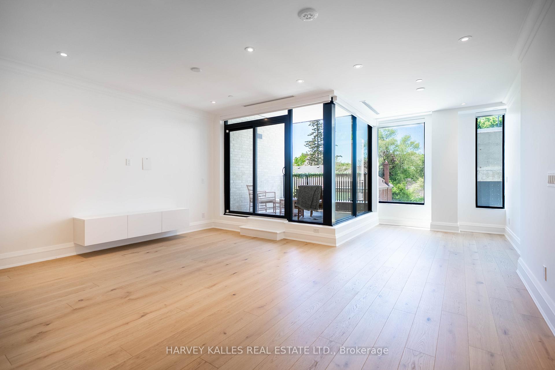 2010 Bathurst Street 2C